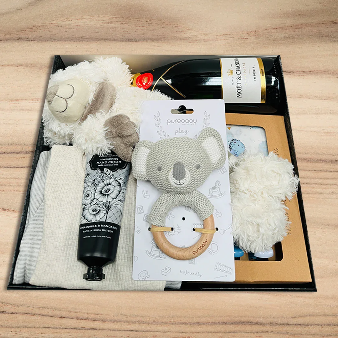 Baby Shower Luxury Hamper - Image 3