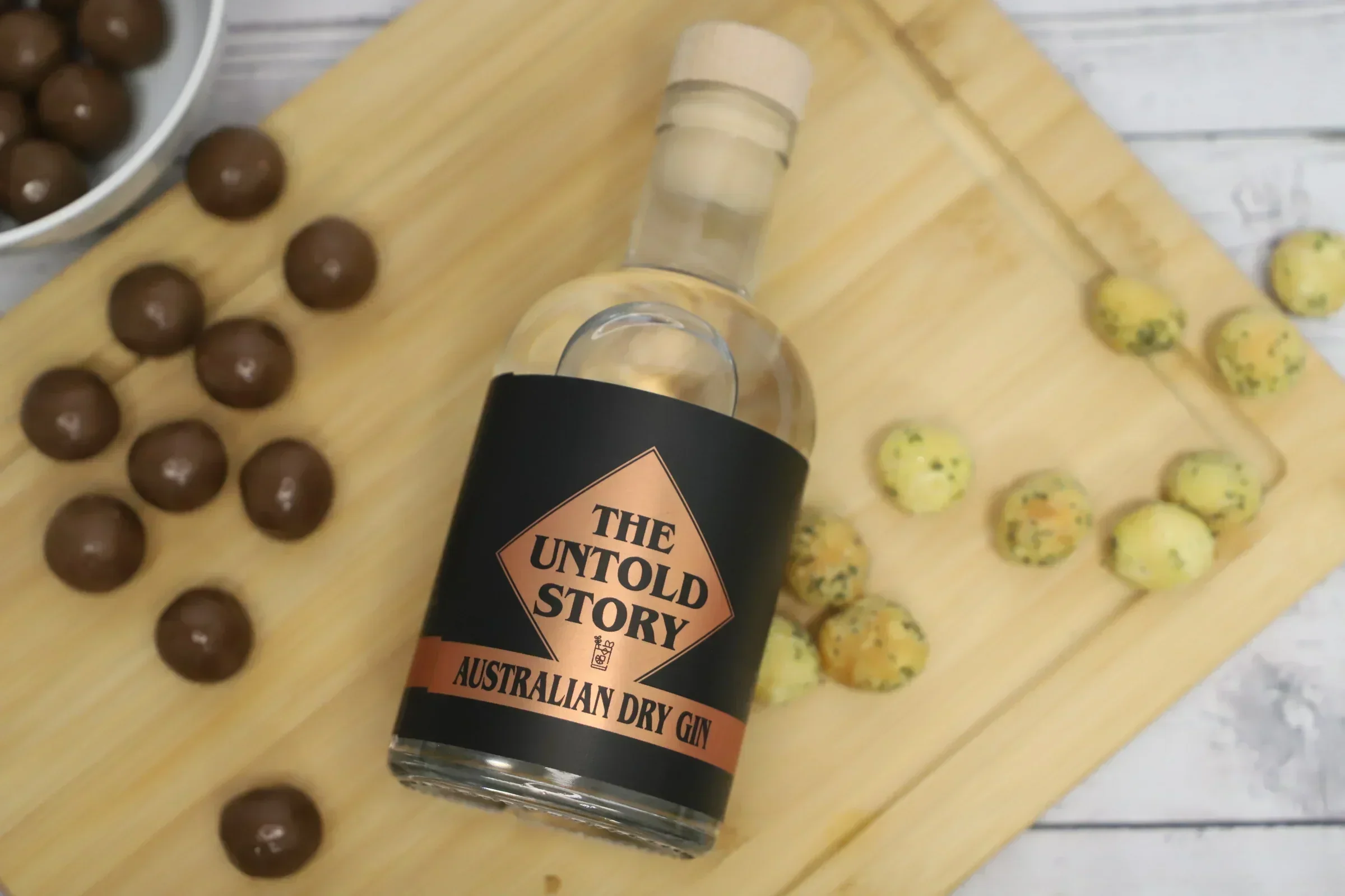 Christmas Gin & Untold Treats Box - Image 2