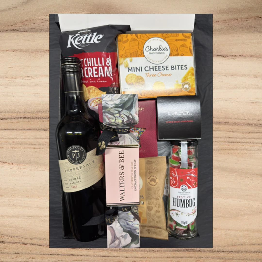 Christmas Red Wine & Pudding Hamper - Image 3