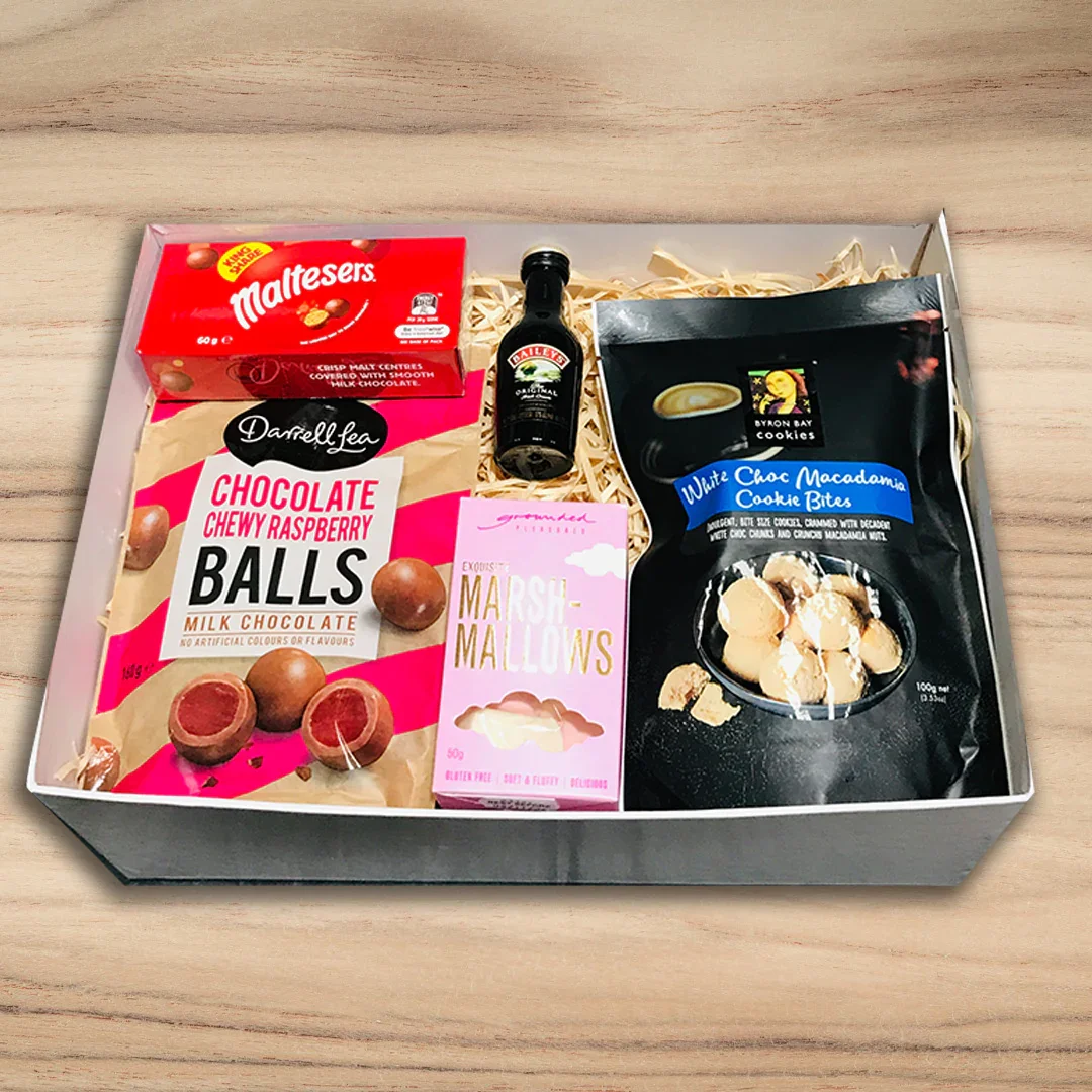 Darrell Lea Chocolate Christmas Hamper - Image 2