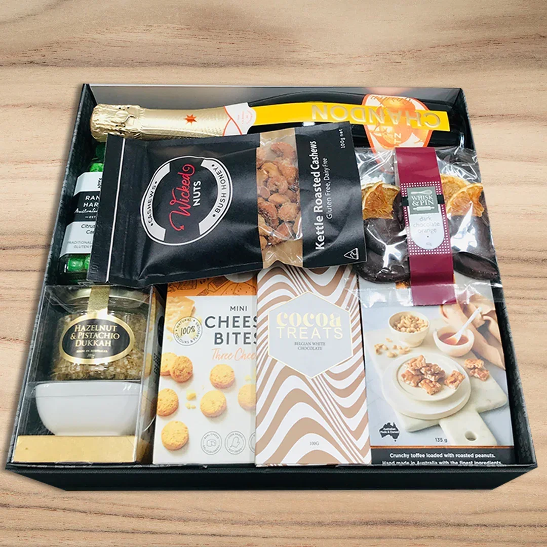 Chandon Garden Spritz Hamper - Image 3