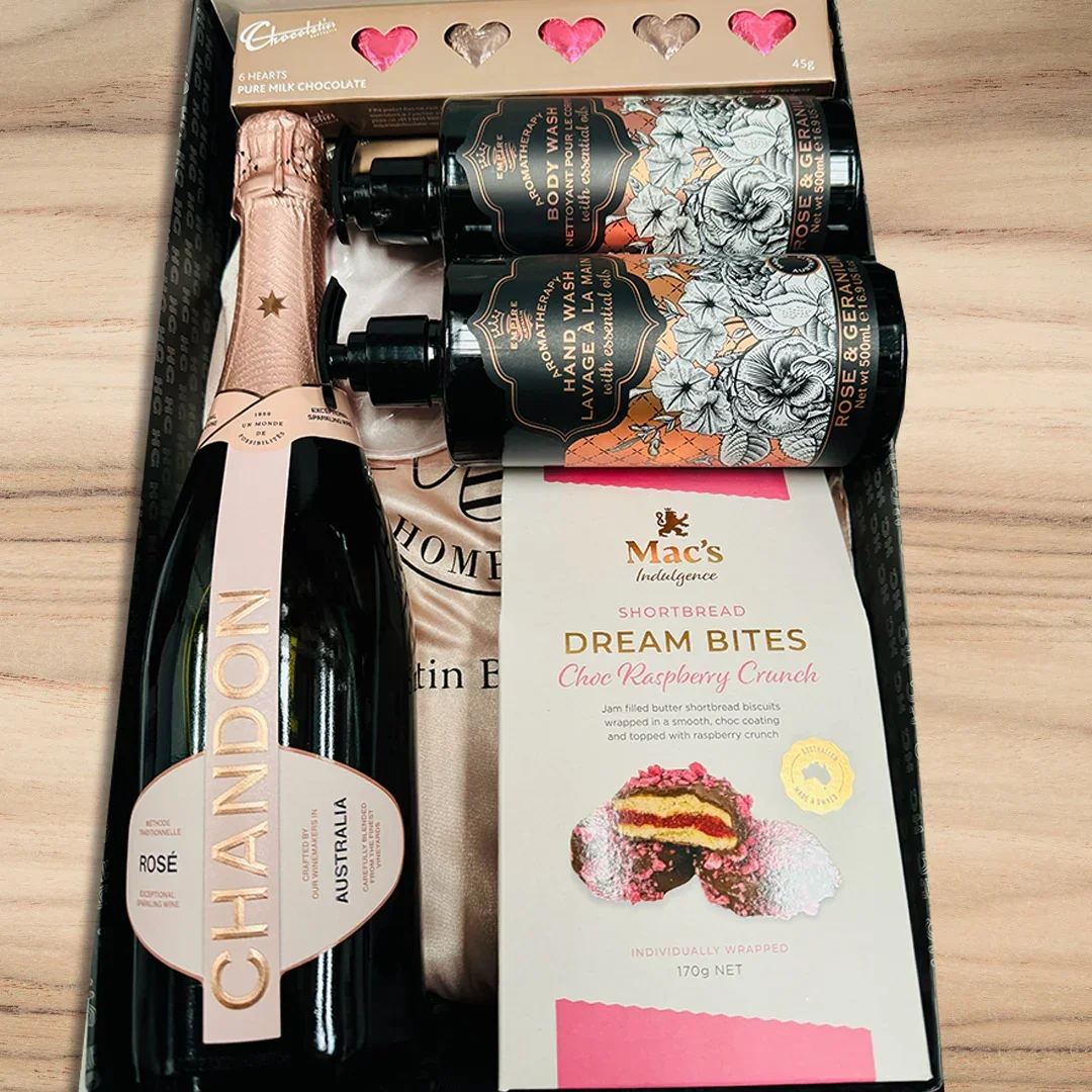 Chandon Rose Pamper Hamper - Image 3