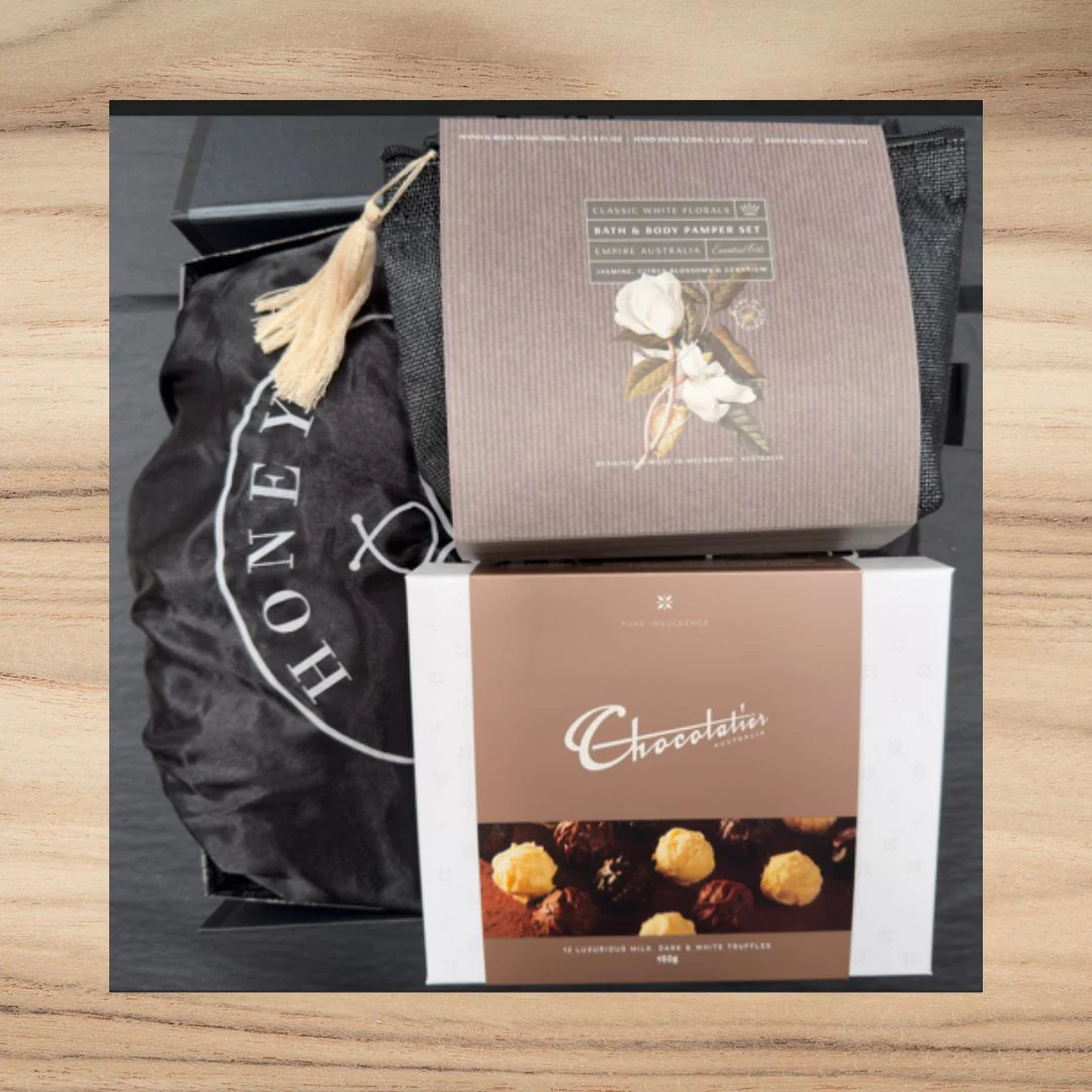 Her Christmas Empire Pamper Hamper - Image 3