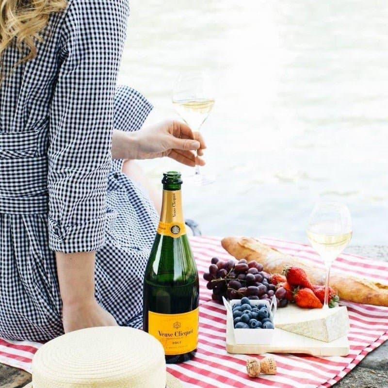 Luxury Veuve & Whiskey Christmas Hamper - Image 3