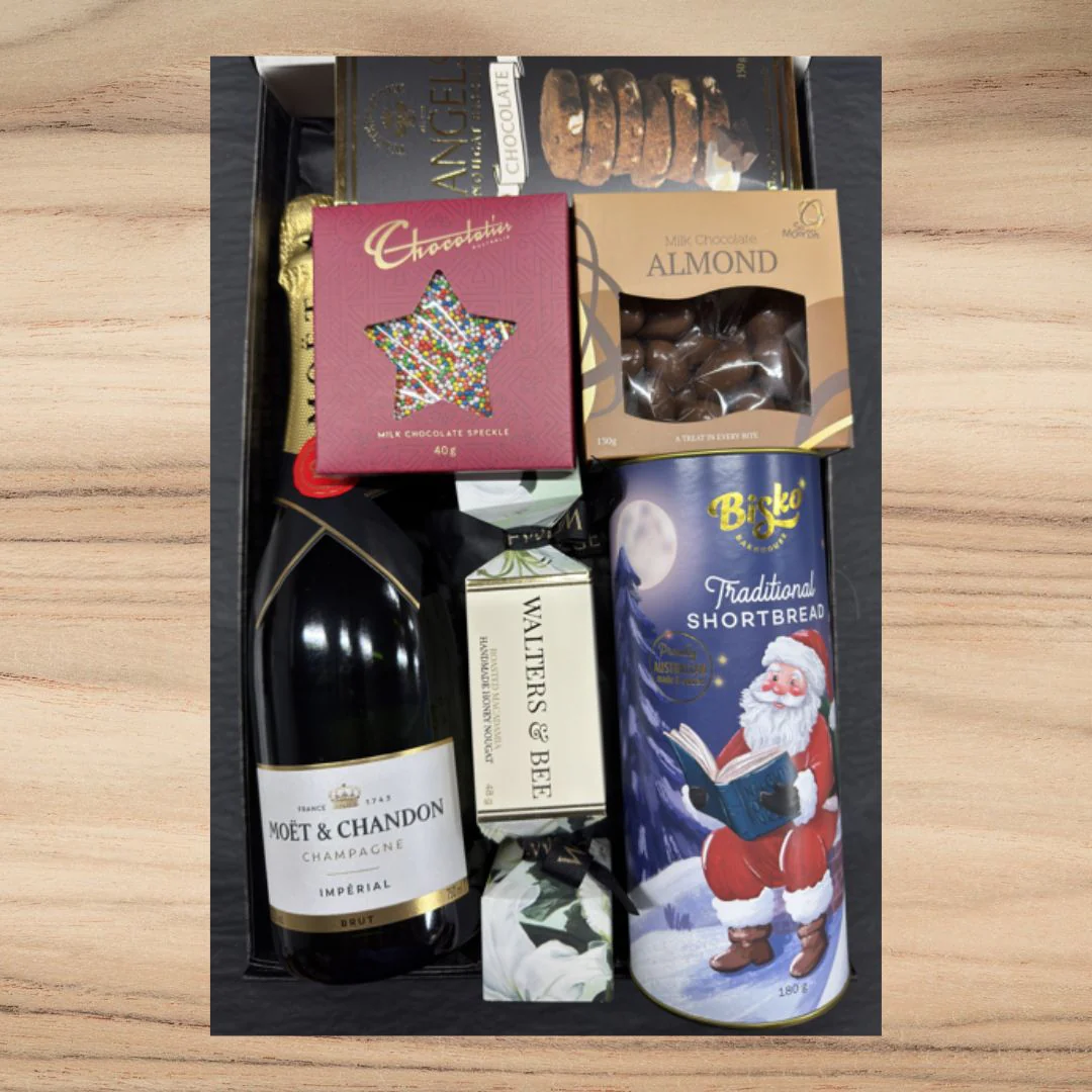 Moet Champagne Christmas Hamper - Image 3