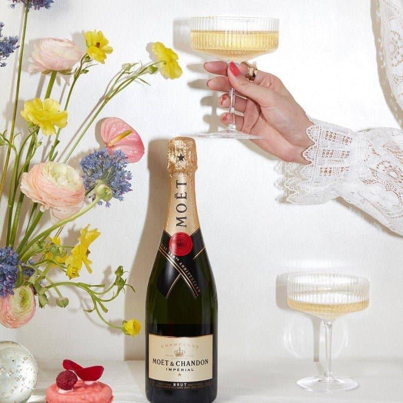 Moet Champagne Christmas Hamper - Image 4