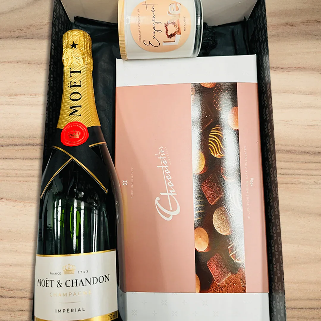 Moet Engagement Hamper - Image 3