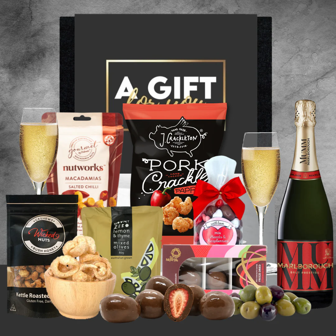 Mumm Brut Prestige Hamper - Image 2