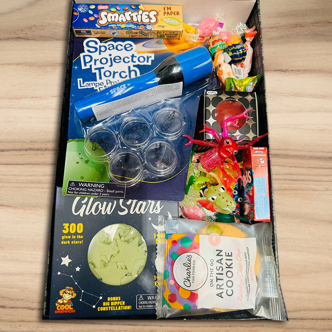 Outer Spaceman Hamper - Image 4