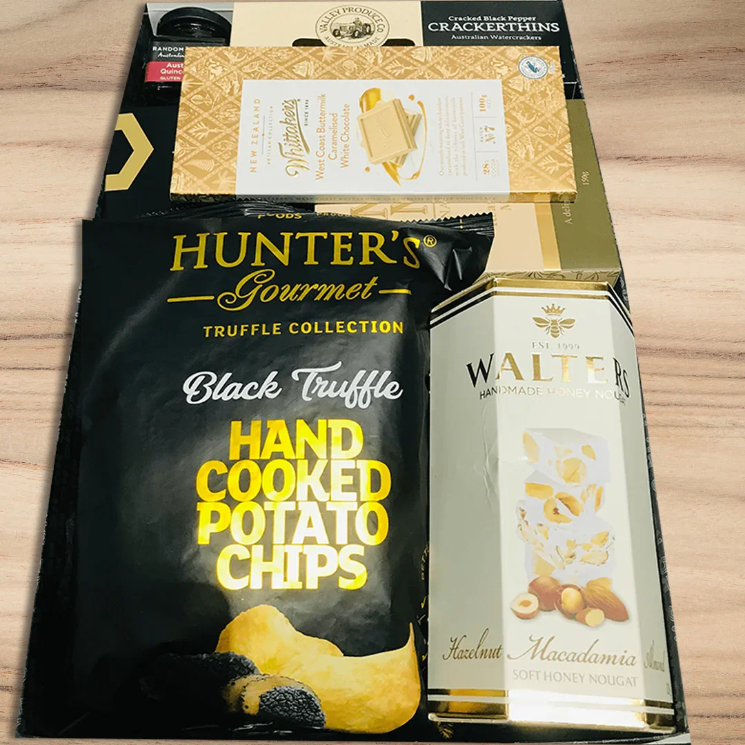 Perfect Gourmet Nibbles Hamper - Image 3