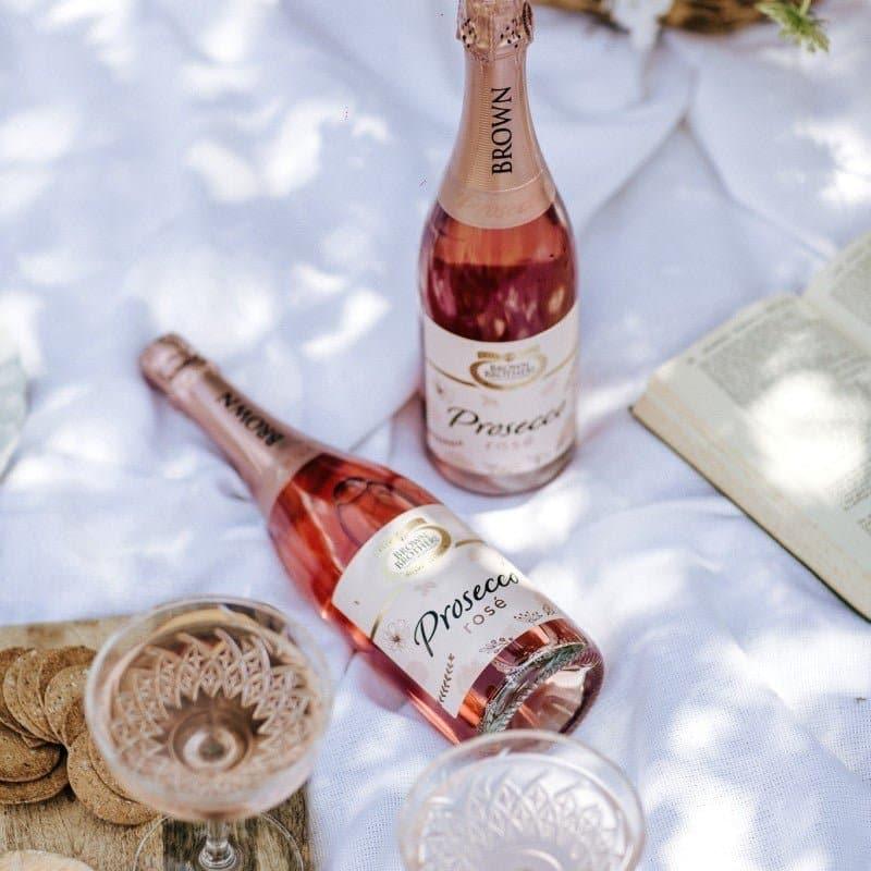 Pink Sparkling Wine Christmas Hamper - Image 3
