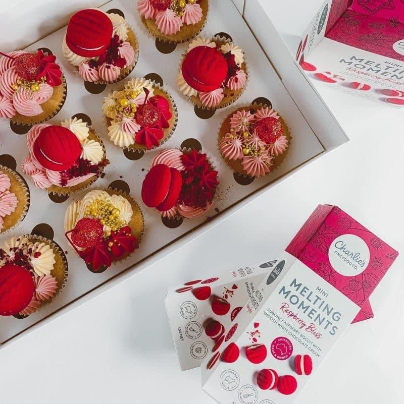 Pink Sparkling Wine Christmas Hamper - Image 7