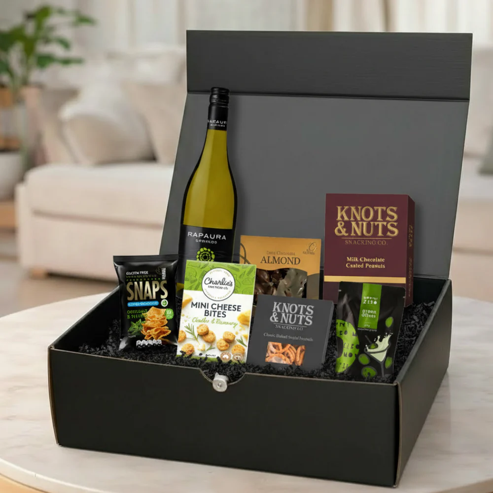 Sauvignon Blanc Wine and Hamper - Image 3