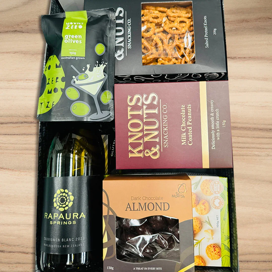 Sauvignon Blanc Wine and Hamper - Image 4