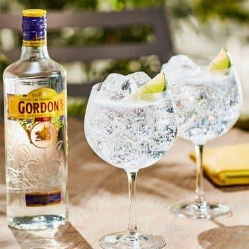Sprits & Snacks Christmas Hamper - Image 3