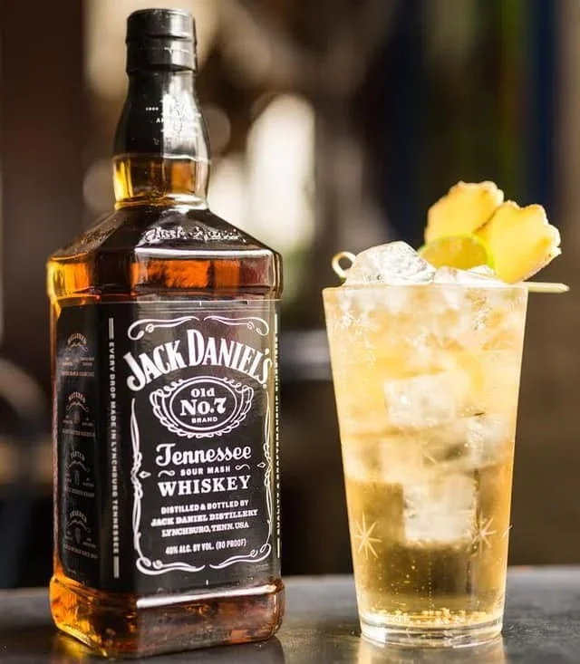 Whiskey & Snack Christmas Hamper - Image 6