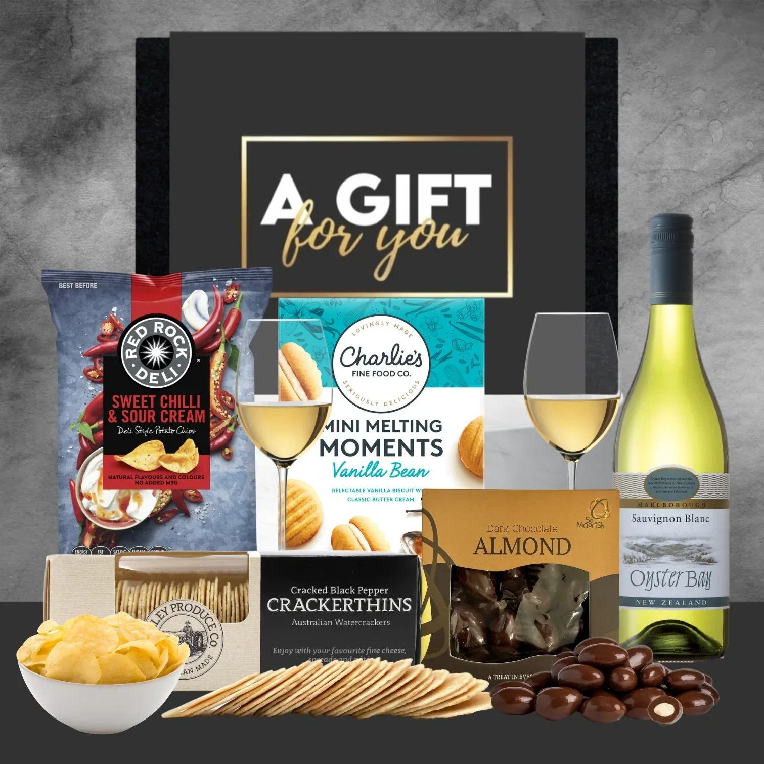 White wine and hamper - Image 2